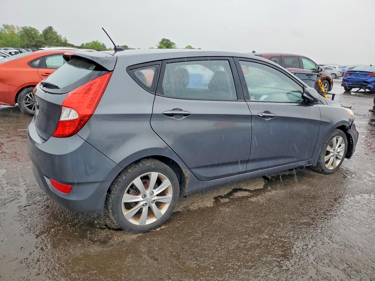 2013 Hyundai Accent VIN KMHCU5AE4DU072094 photo 3