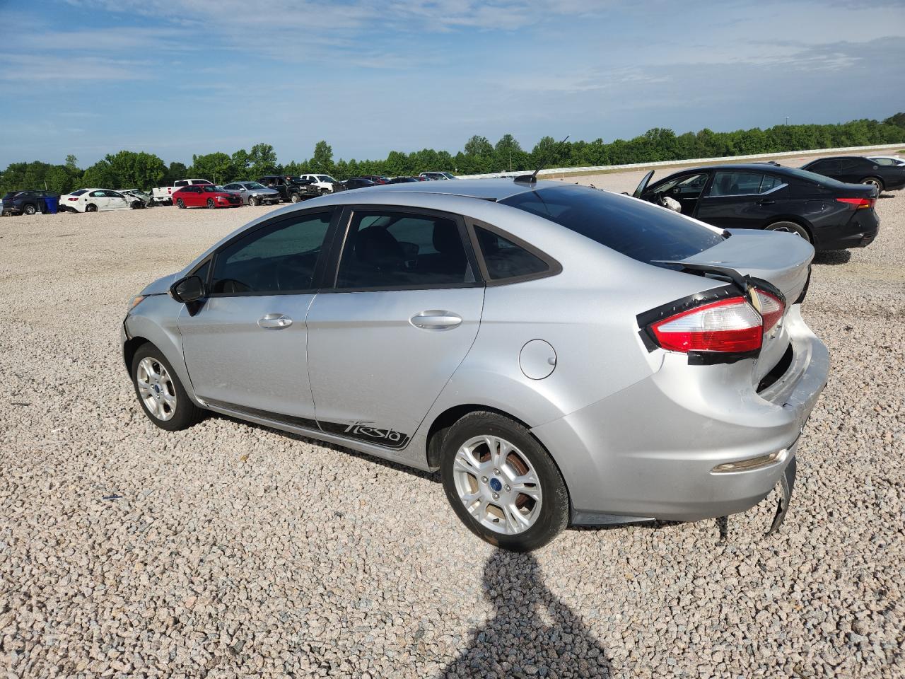 2014 Ford Fiesta VIN 3FADP4BJ2EM114151 photo 2