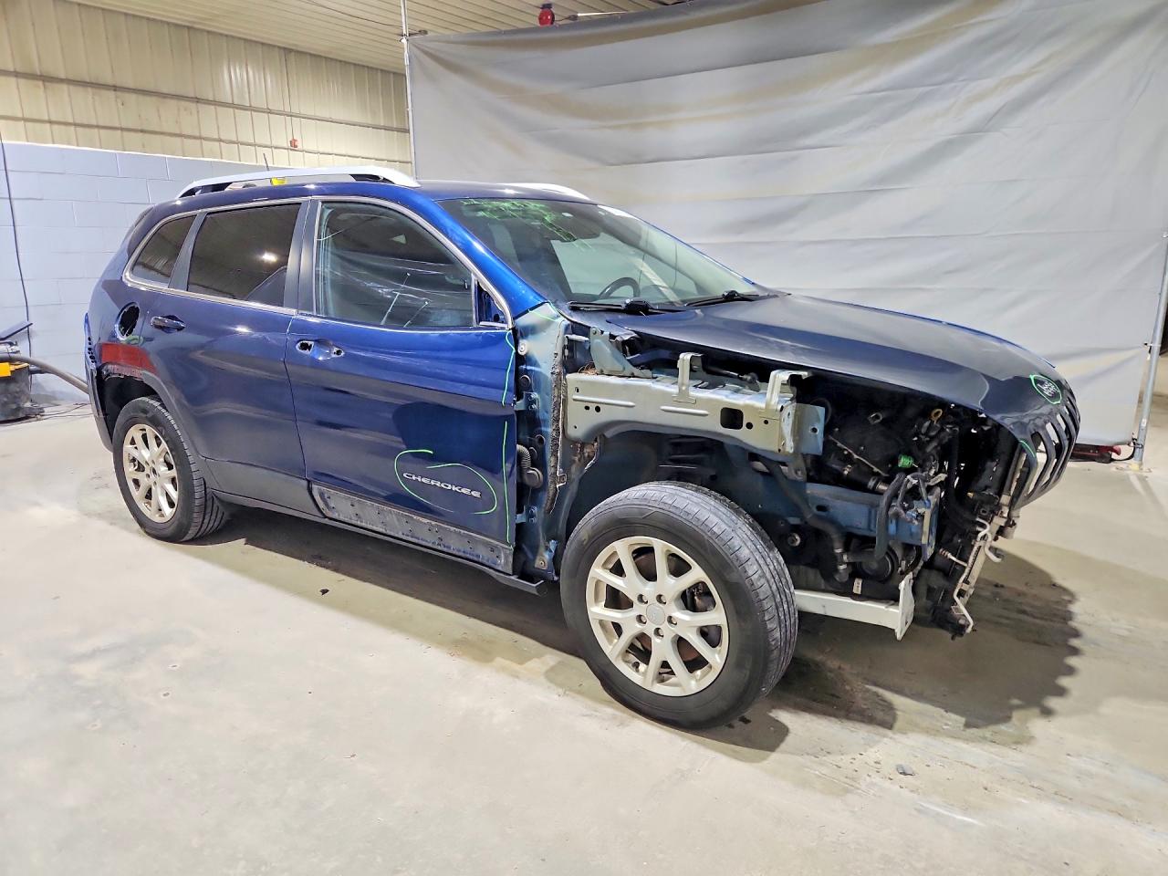 2018 Jeep Cherokee VIN 1C4PJMLX5JD522306 photo 4