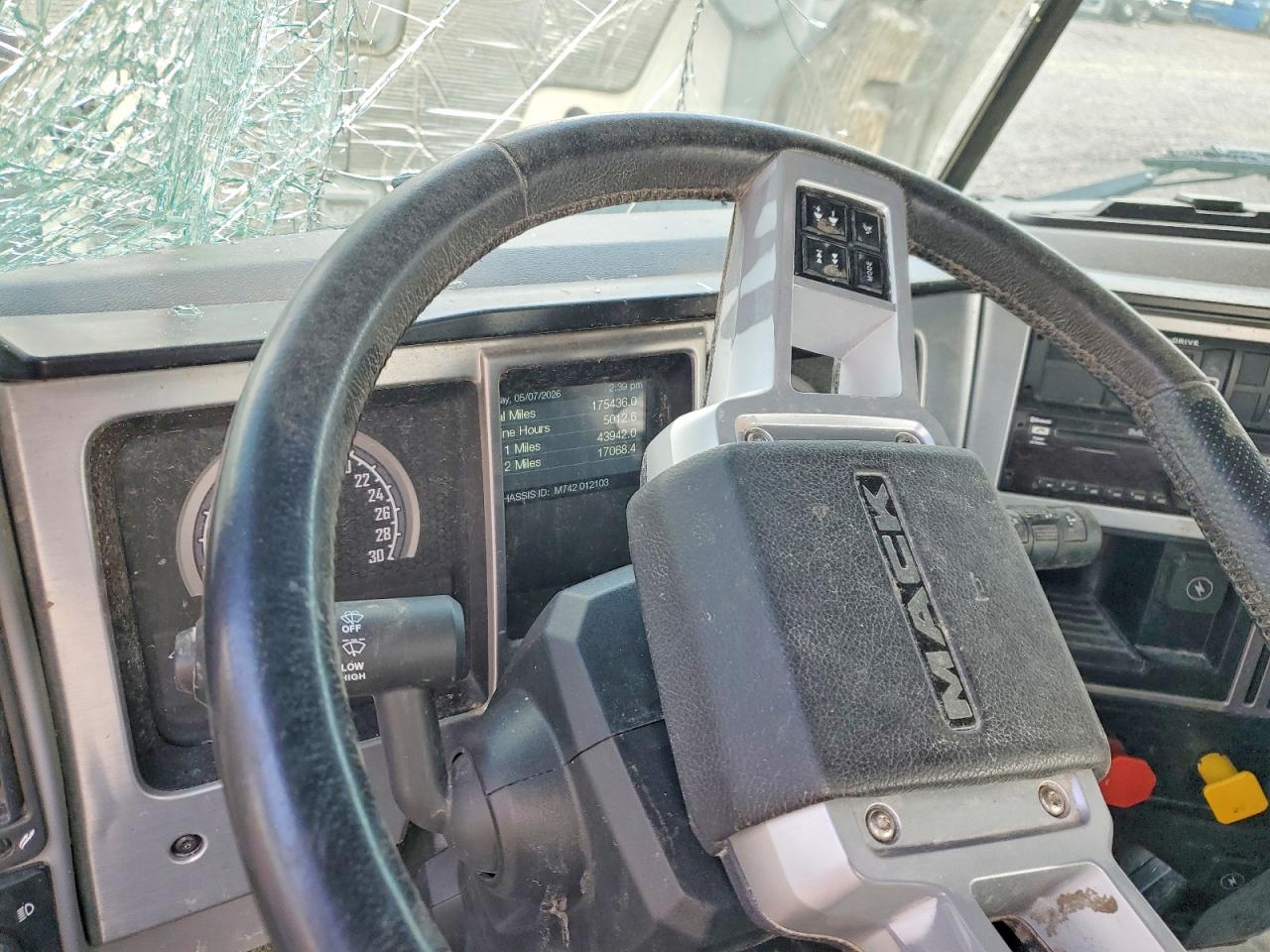 2020 MACK All models VIN 1M1AN3GY2LM012103 photo 8