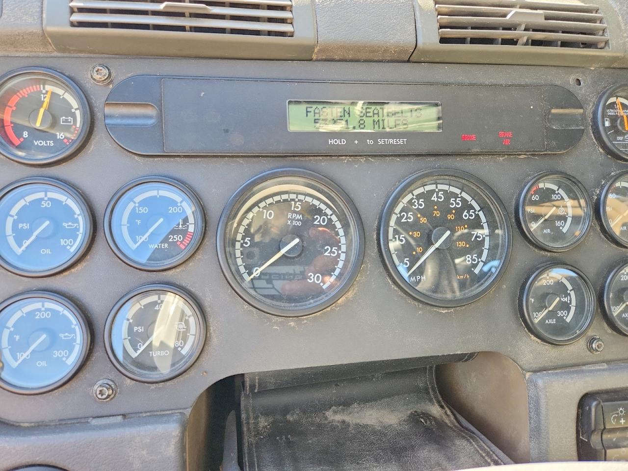 2013 FREIGHTLINER All other VIN 1FUJGEDR9DLBW0156 photo 8