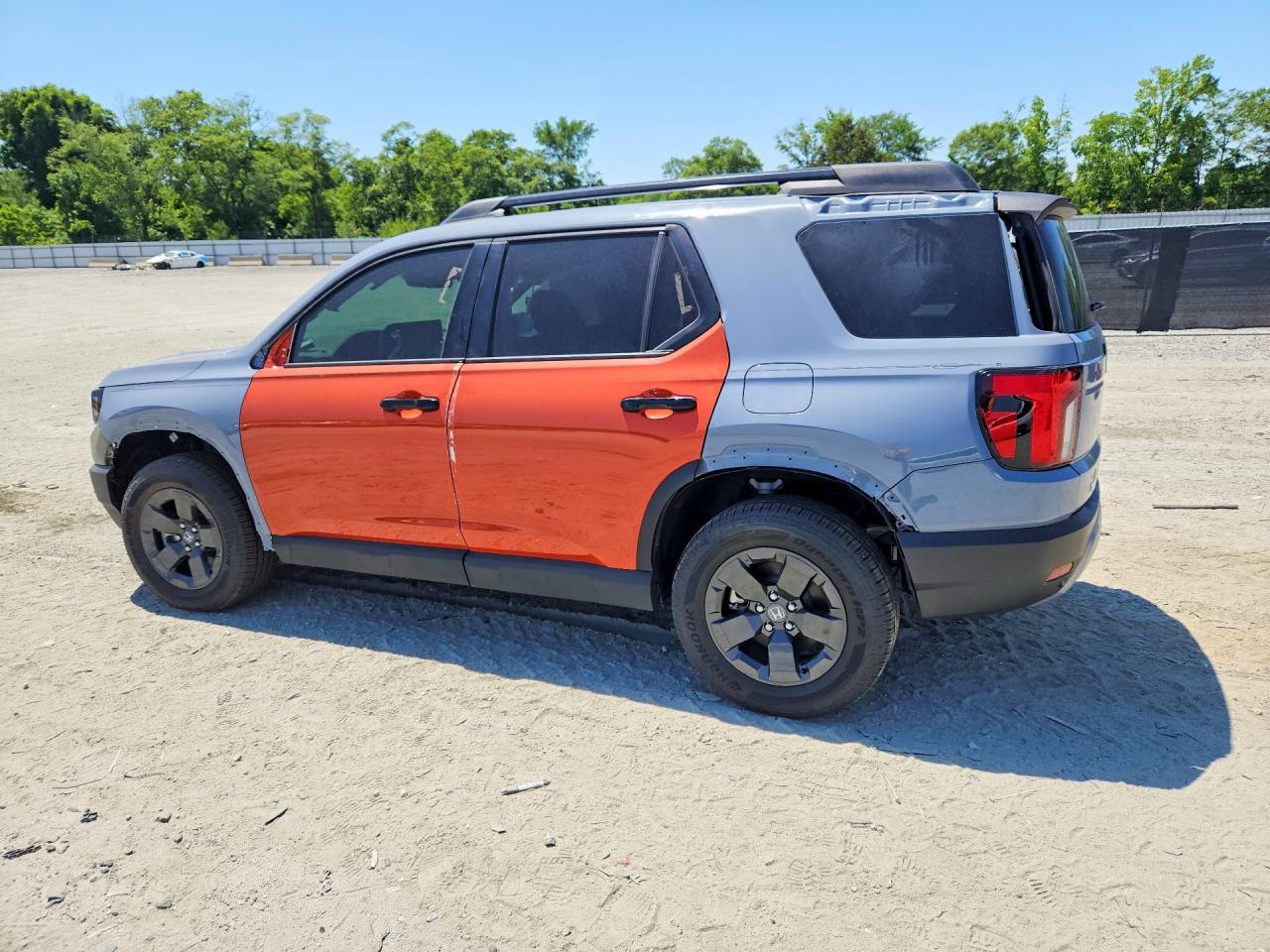 2026 Honda Passport VIN 5FNYF9H34TB018706 photo 2