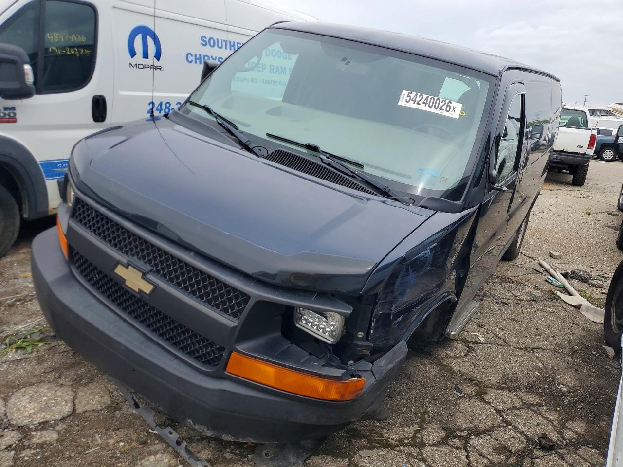 2014 CHEV Express VIN 1GCSGAFX9E1194026 photo 1
