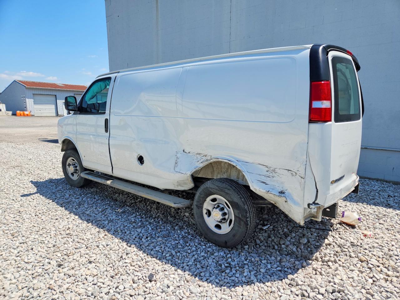 2025 CHEVROLET Express VIN 1GCWGAFP4S1250922 photo 2