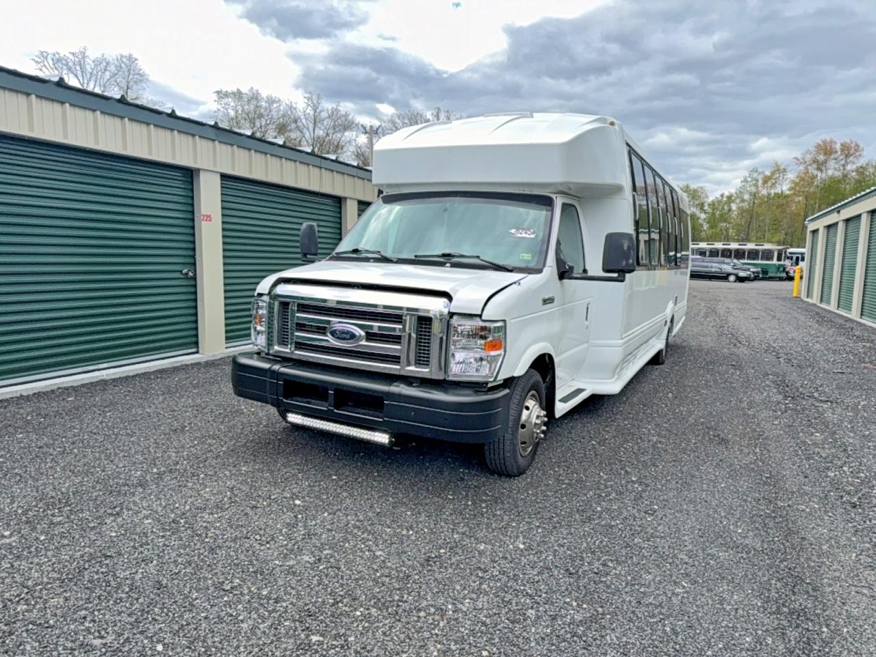 2003 Ford Econoline VIN 1FDXE45F53HA63424 photo 2