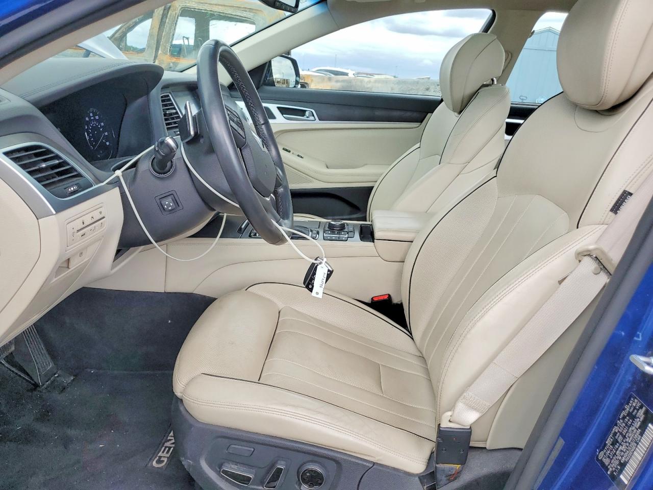 2016 Hyundai Genesis VIN KMHGN4JEXGU138984 photo 7