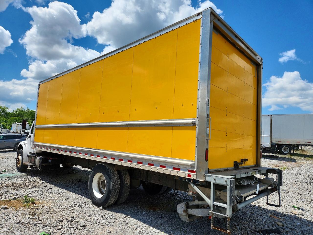 2018 FREIGHTLINER All other VIN 3ALACWFC8JDJH4648 photo 2