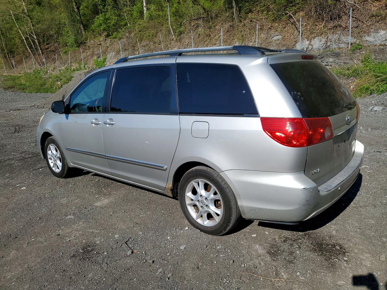 2006 Toyota All models VIN 5TDZA22C26S558378 photo 2