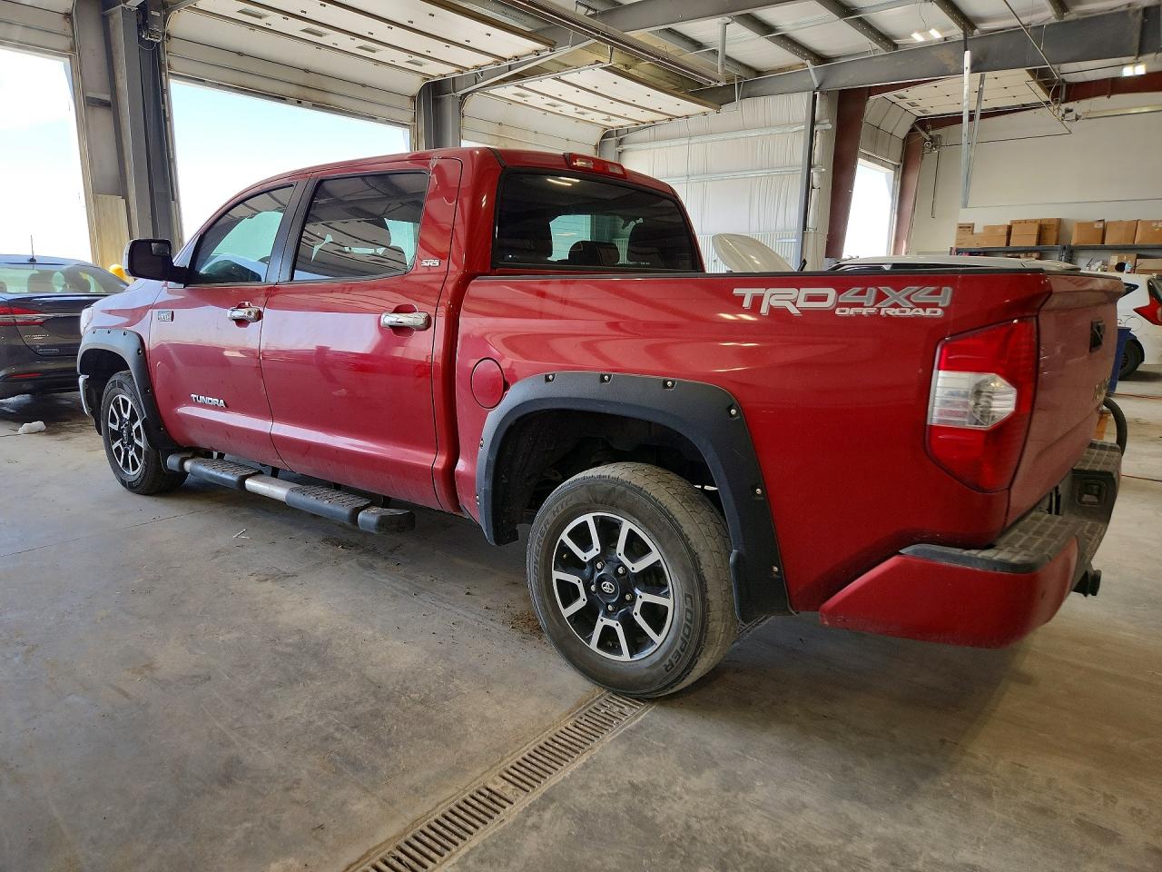2017 Toyota Tundra VIN 5TFDY5F13HX599146 photo 2