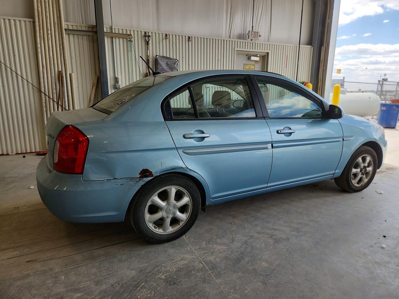 2008 Hyundai Accent VIN KMHCN46C98U241210 photo 3