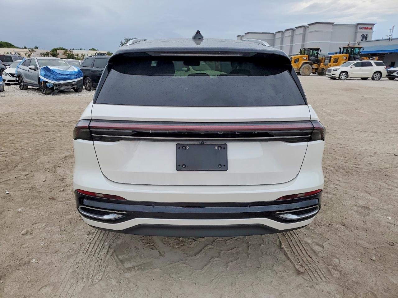 2024 Lincoln Nautilus VIN 5LMPJ8KA3RJ793911 photo 6