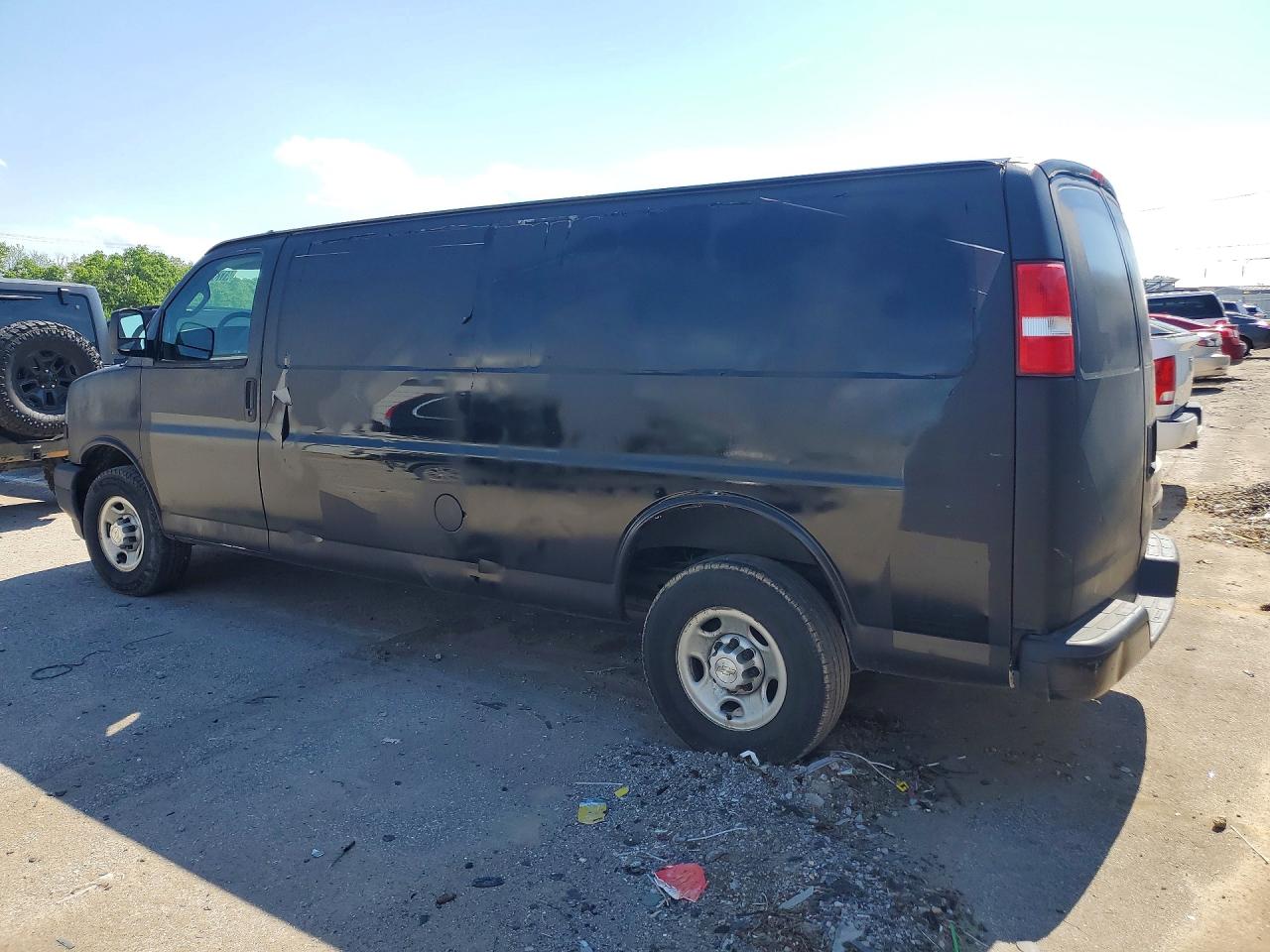 2019 Chevy Express VIN 1GCWGBFPXK1330912 photo 2