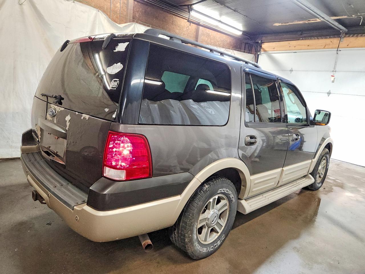 2006 Ford Expedition VIN 1FMFU18506LA76552 photo 3