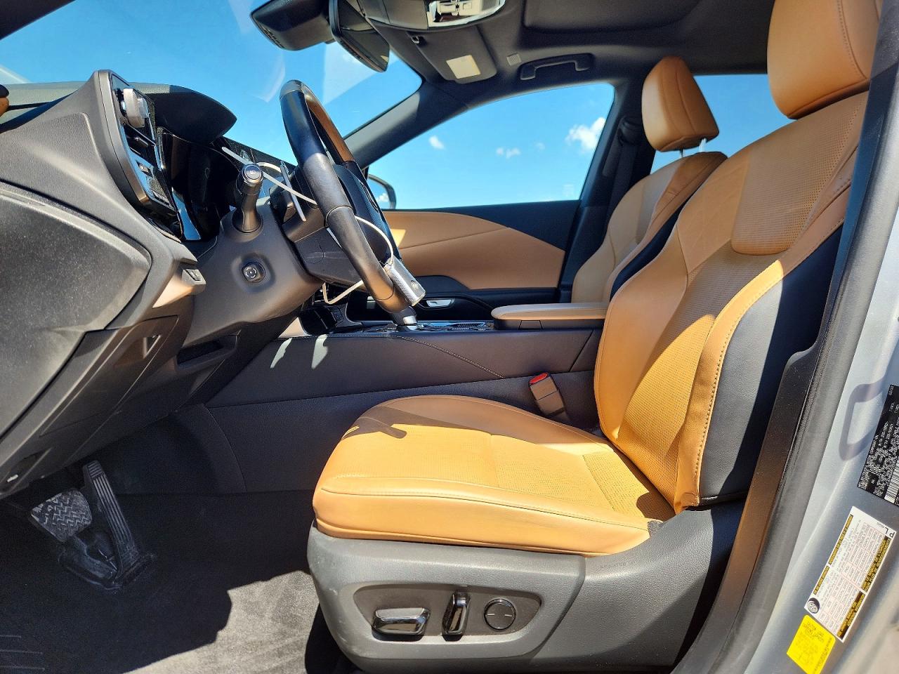 2023 Lexus Rx350 VIN JTJCHMAA8P2009139 photo 7