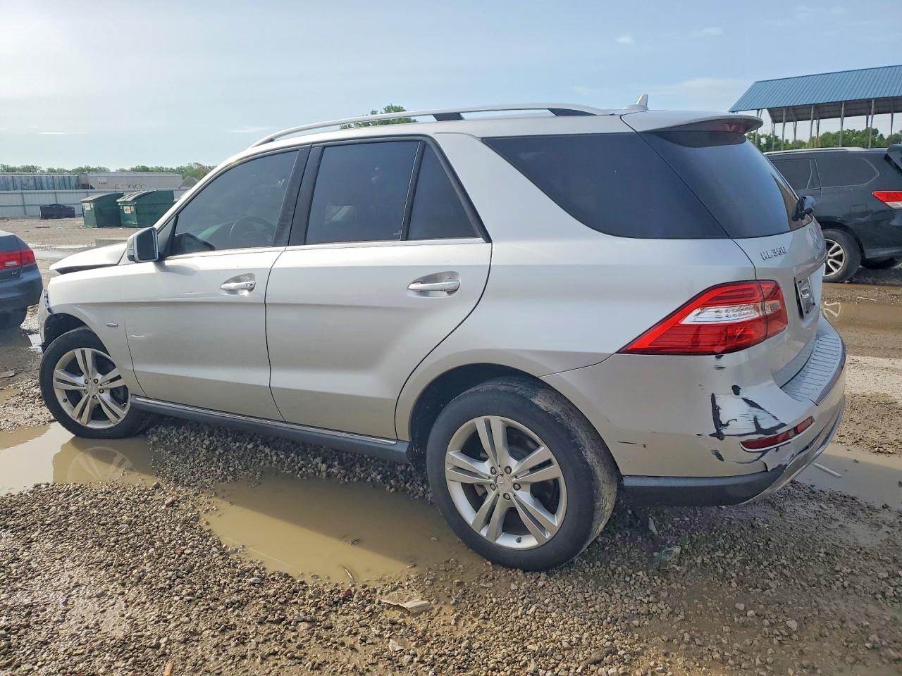 2012 Mercedes-Benz M-class VIN 4JGDA5HB5CA022278 photo 2