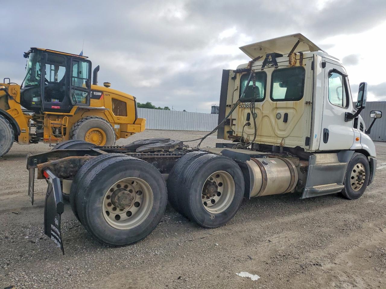 2019 FREIGHTLINER All other VIN 3AKJGBDV9KDJW2049 photo 4