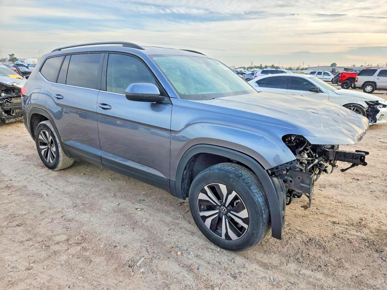 2024 Volkswagen Atlas VIN 1V2DR2CA6RC543368 photo 1
