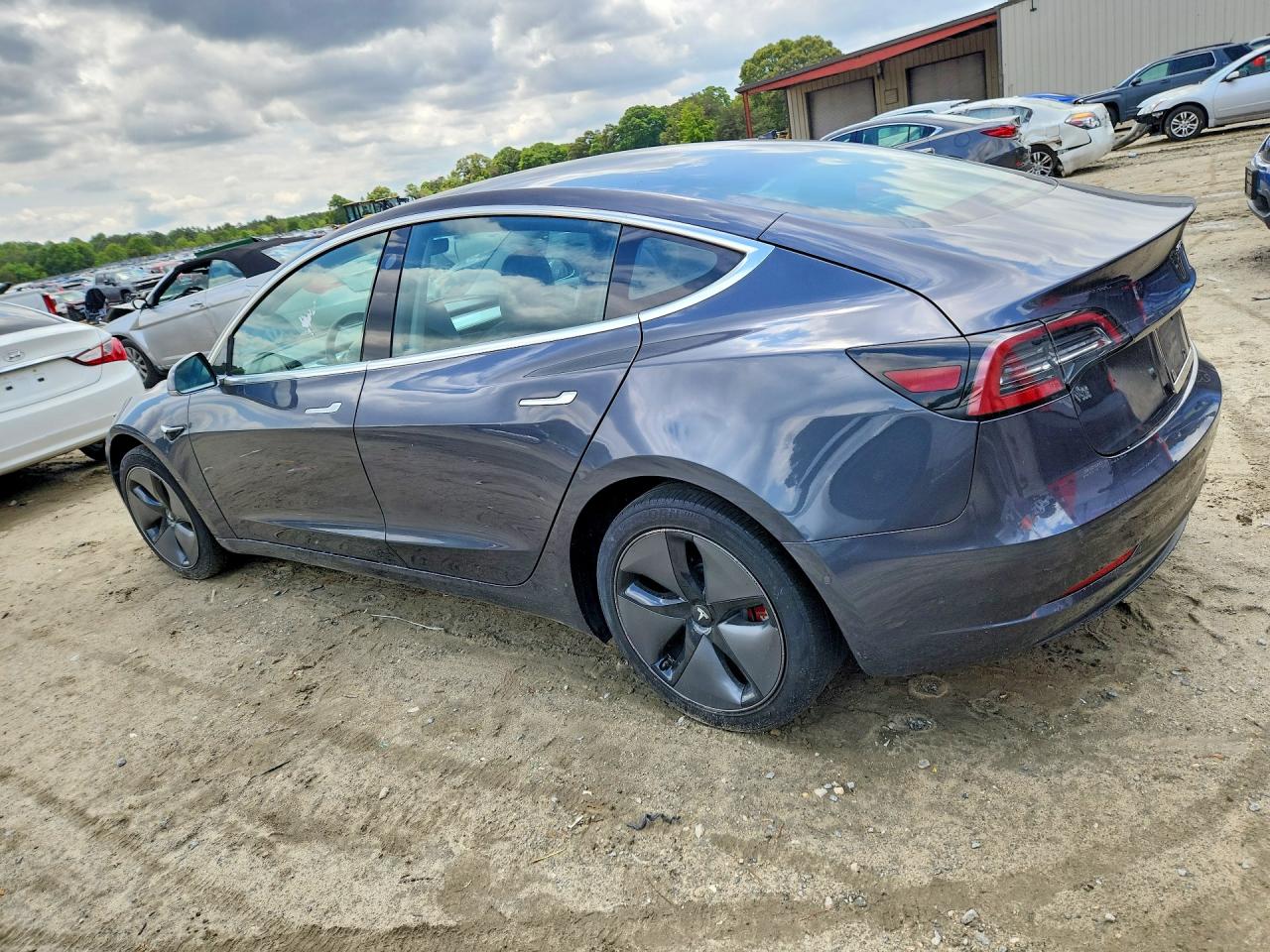 2018 Model 3 VIN 5YJ3E1EA3JF153710 photo 2