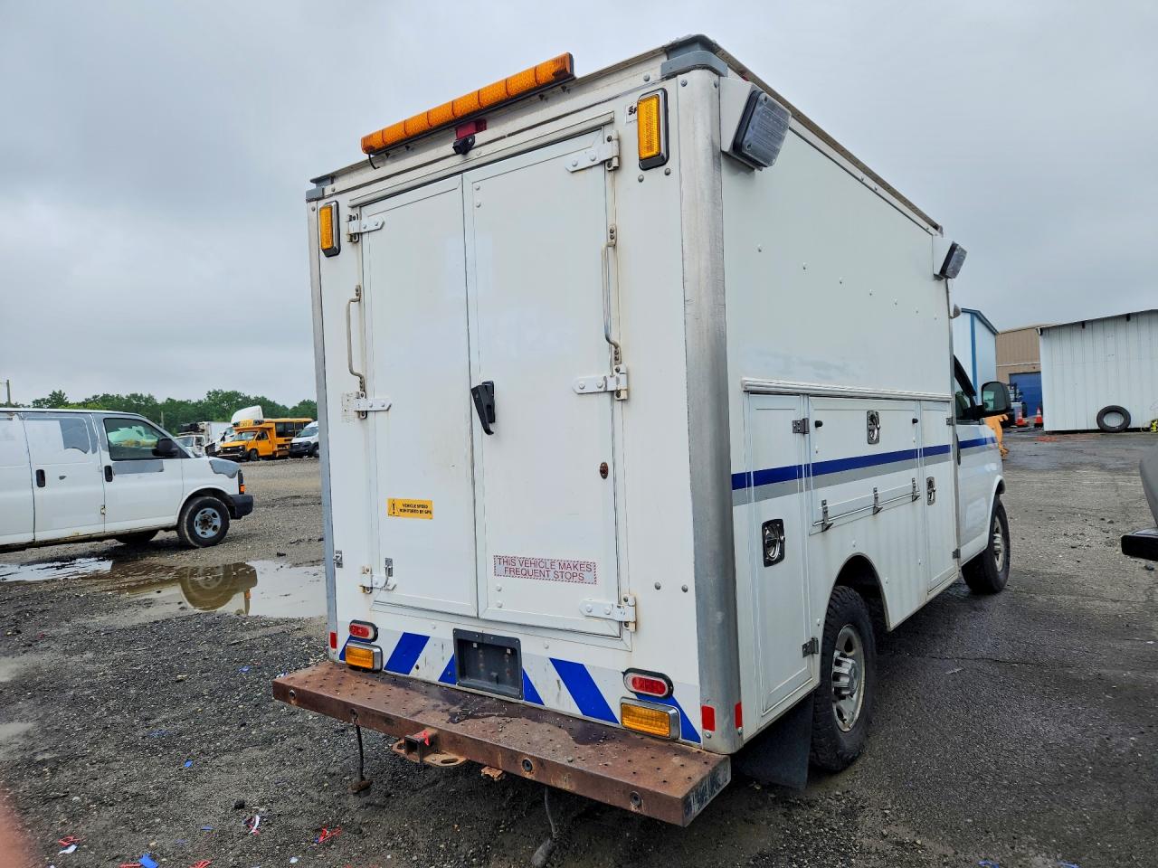 2018 CHEV Express VIN 1GB0GRFG8J1345684 photo 3