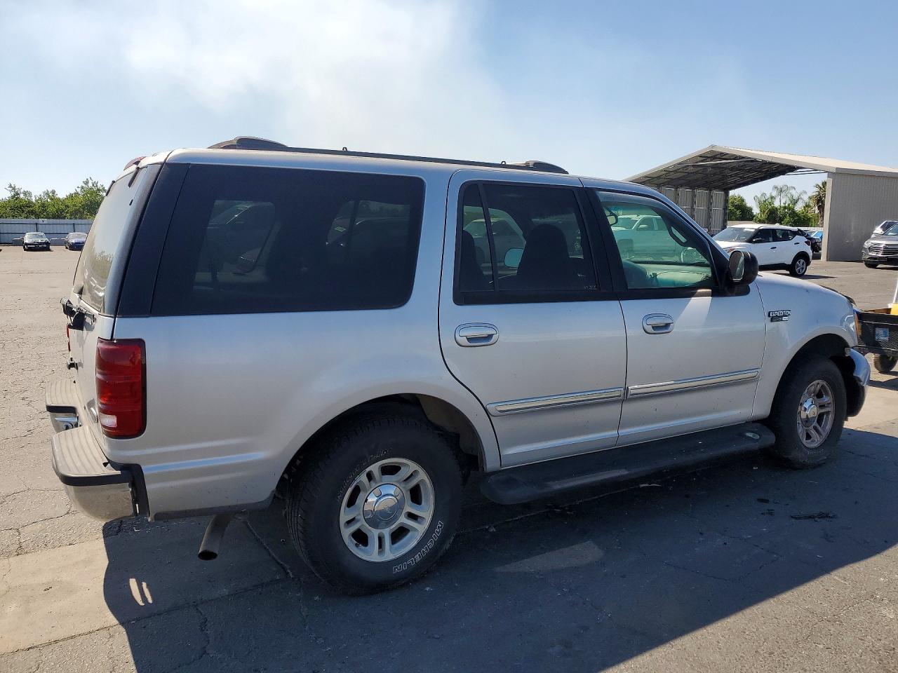 2001 Ford Expedition VIN 1FMRU15W41LA02876 photo 3