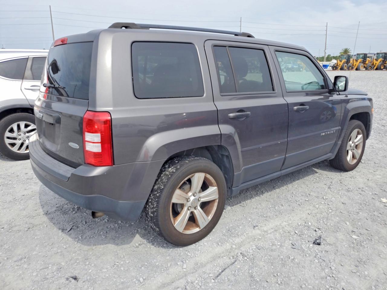 2016 Jeep Patriot VIN 1C4NJPFA9GD640318 photo 3