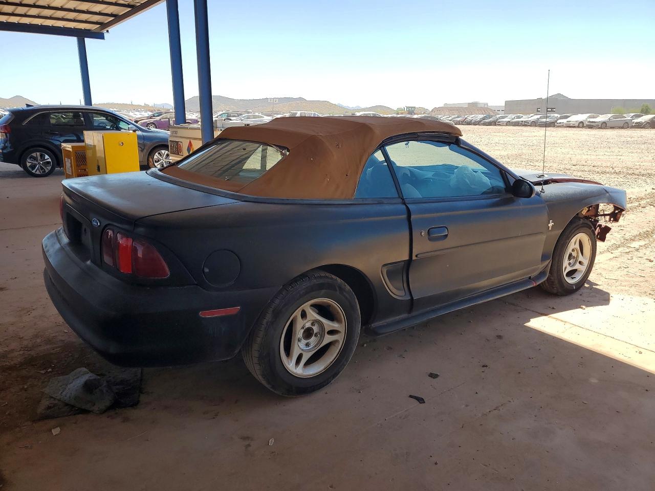 1996 Ford Mustang VIN 1FALP4445TF205319 photo 3