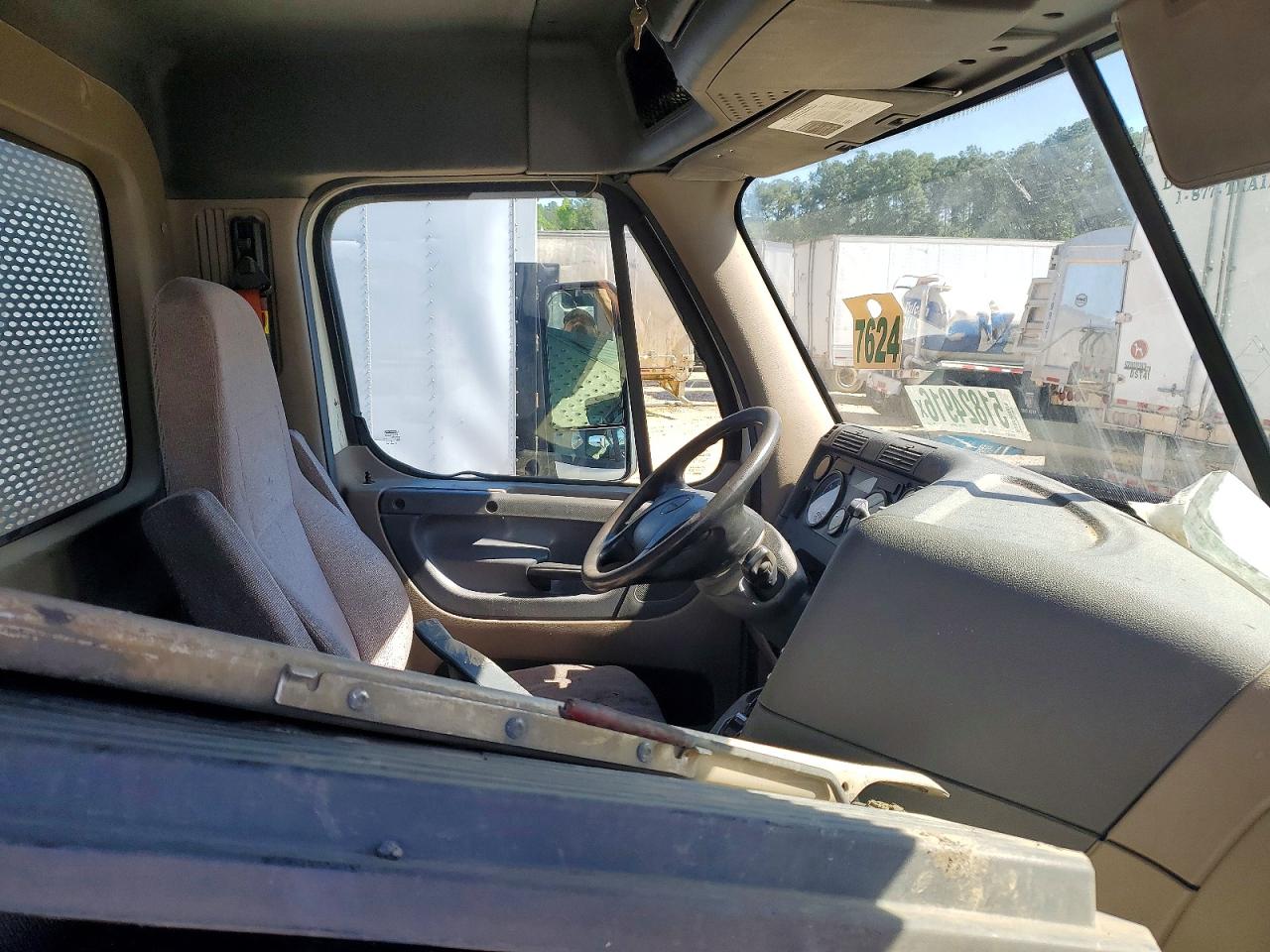 2018 FREIGHTLINER All other VIN 3AKBGDDV5JSJX3835 photo 5
