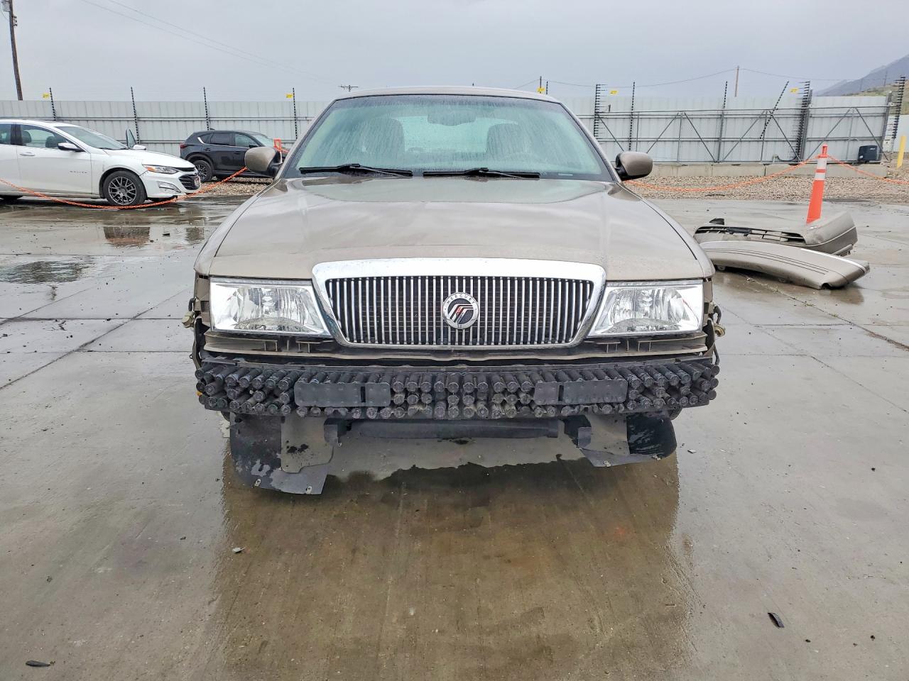 2003 Mercury Grmarquis VIN 2MEFM75WX3X644517 photo 5