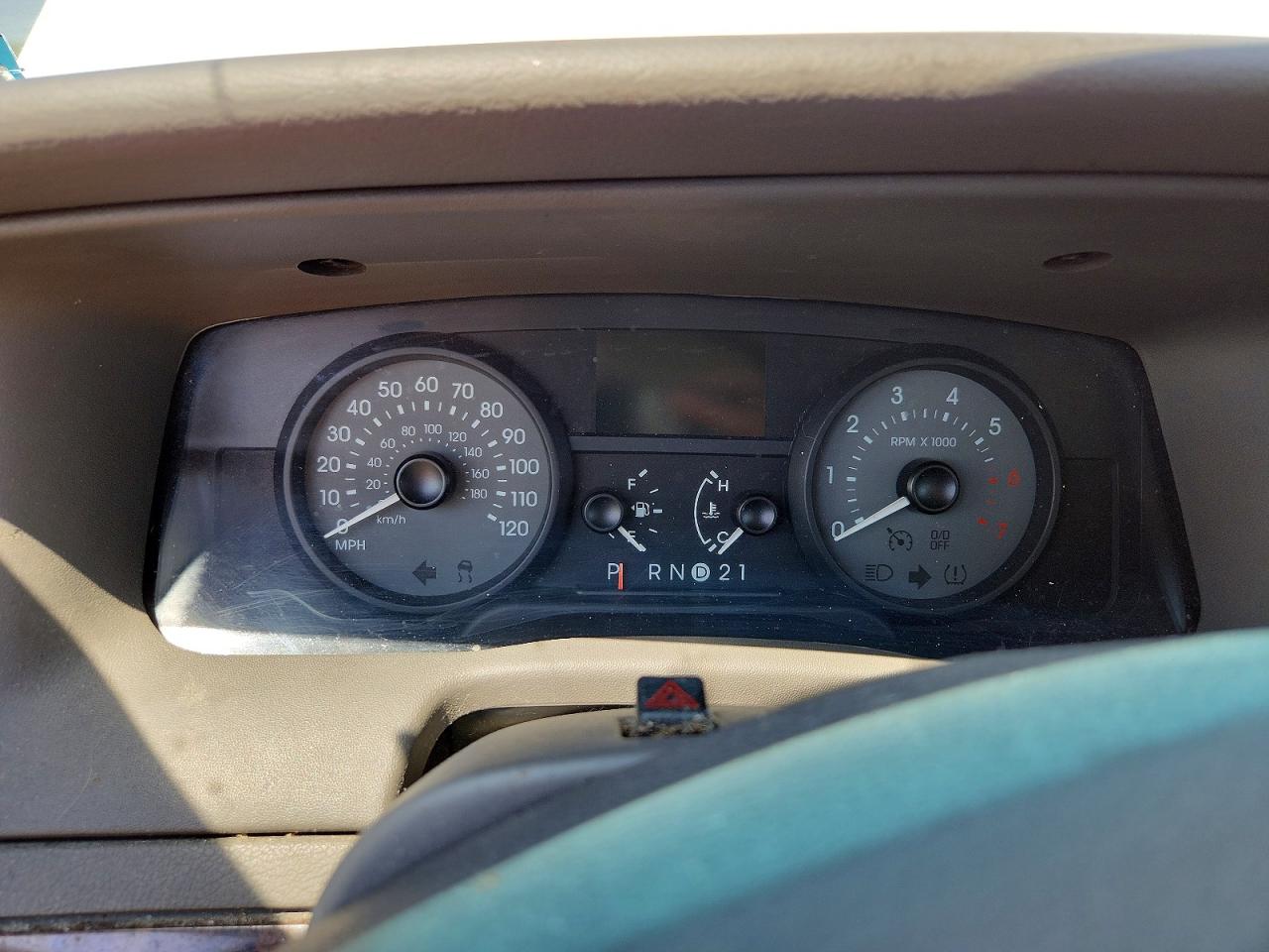 2010 Mercury Grmarquis VIN 2MEBM7FV9AX639245 photo 9