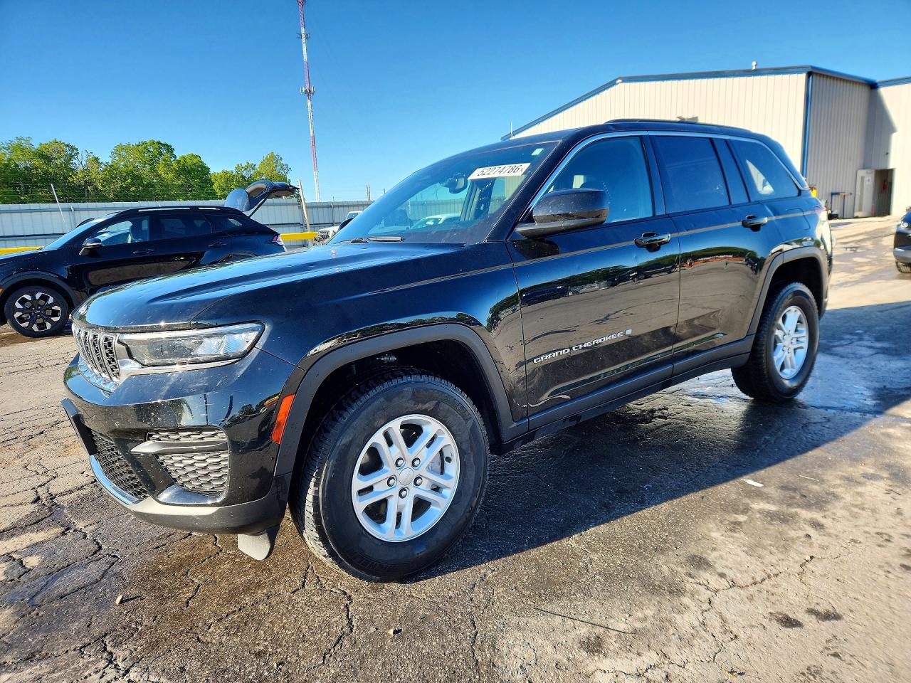 2024 Jeep Cherokee VIN 1C4RJHAG6RC216641 photo 1