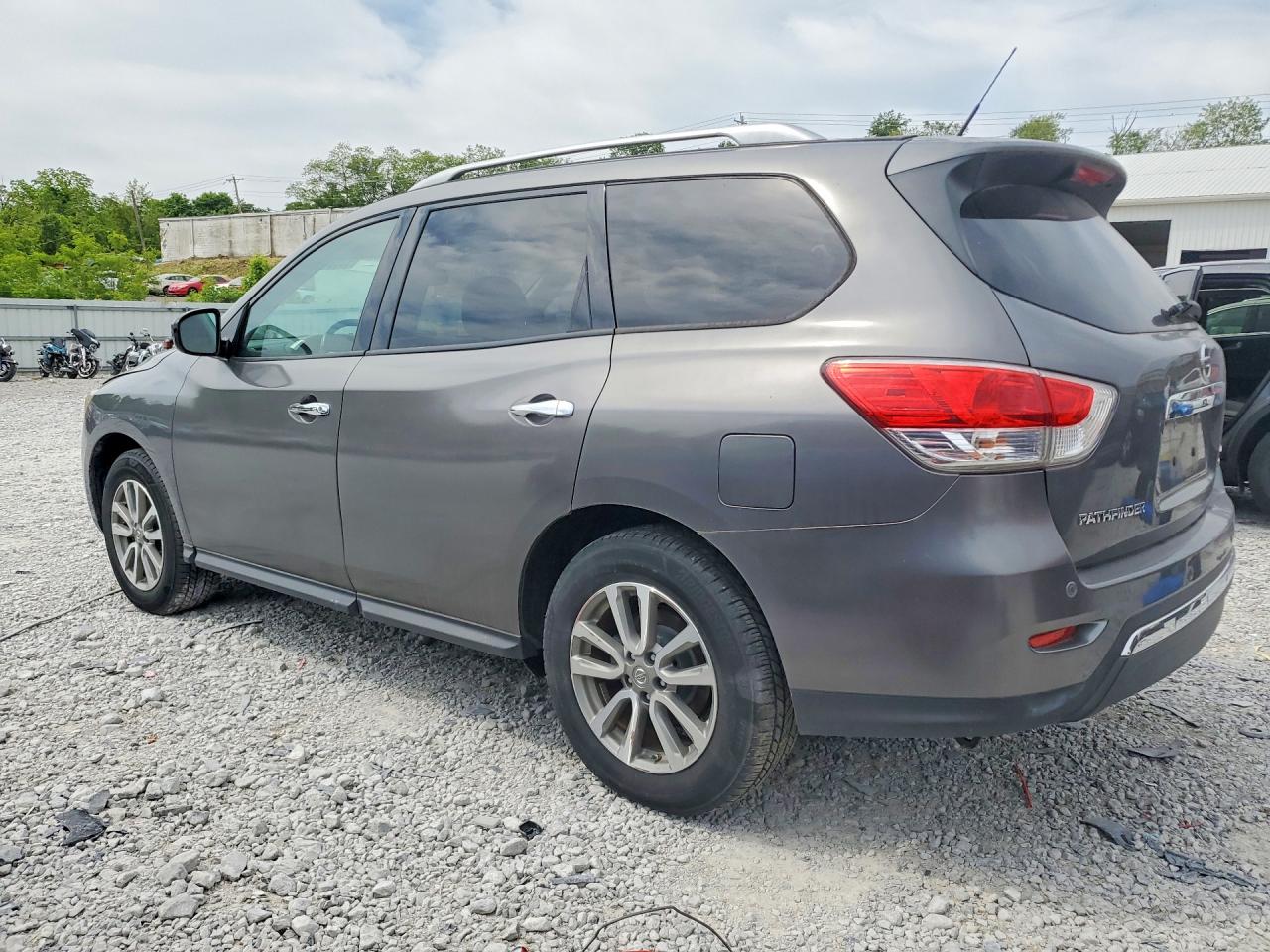 2016 Nissan Pathfinder VIN 5N1AR2MM9GC628758 photo 2