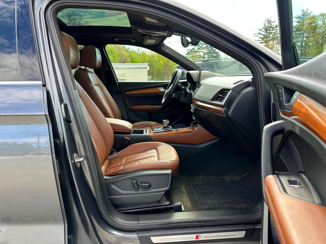 2022 Audi Q5 VIN WA1EAAFY1N2044973 photo 6