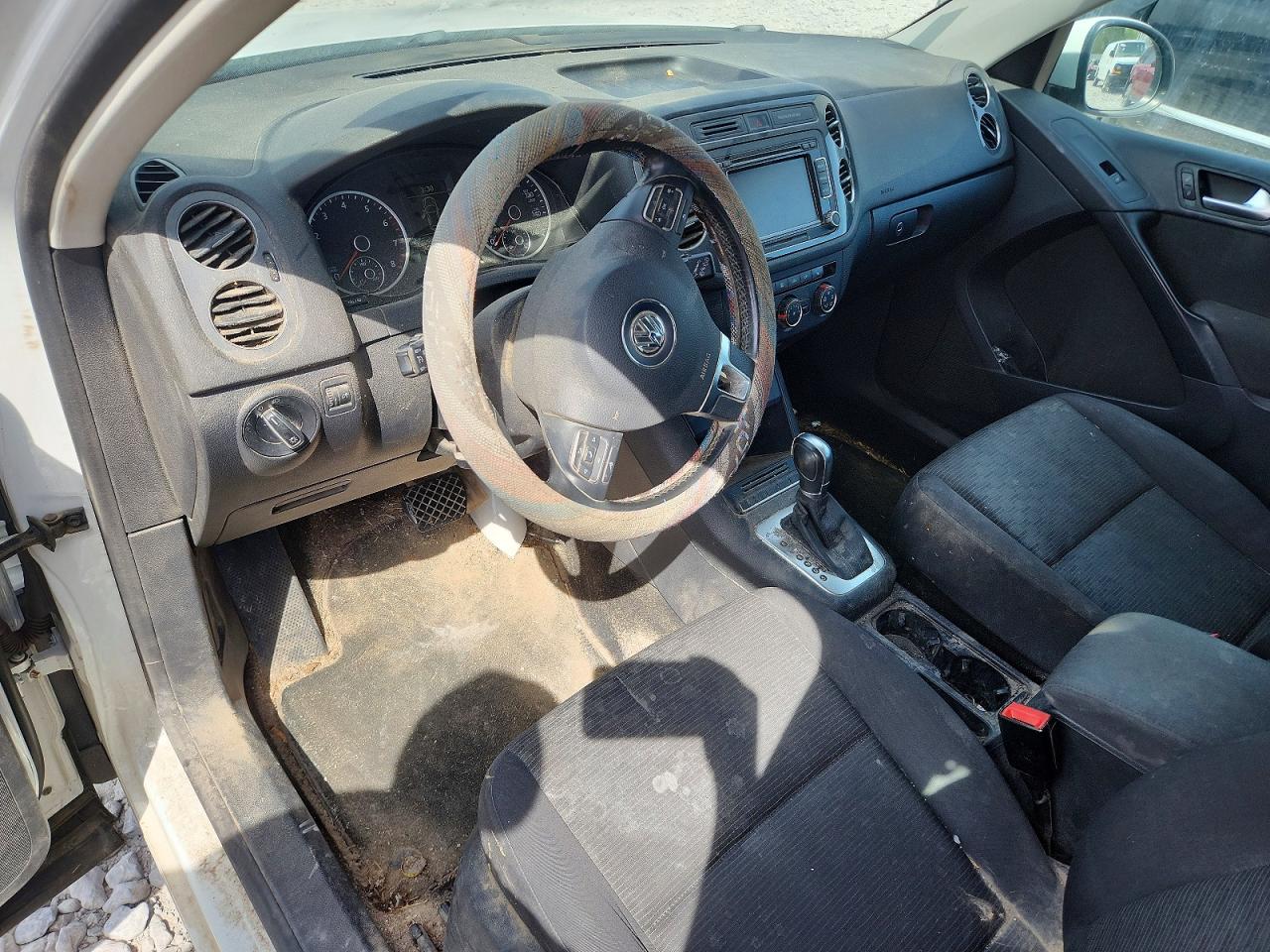 2015 Volkswagen Tiguan VIN WVGBV7AX0FW512888 photo 8