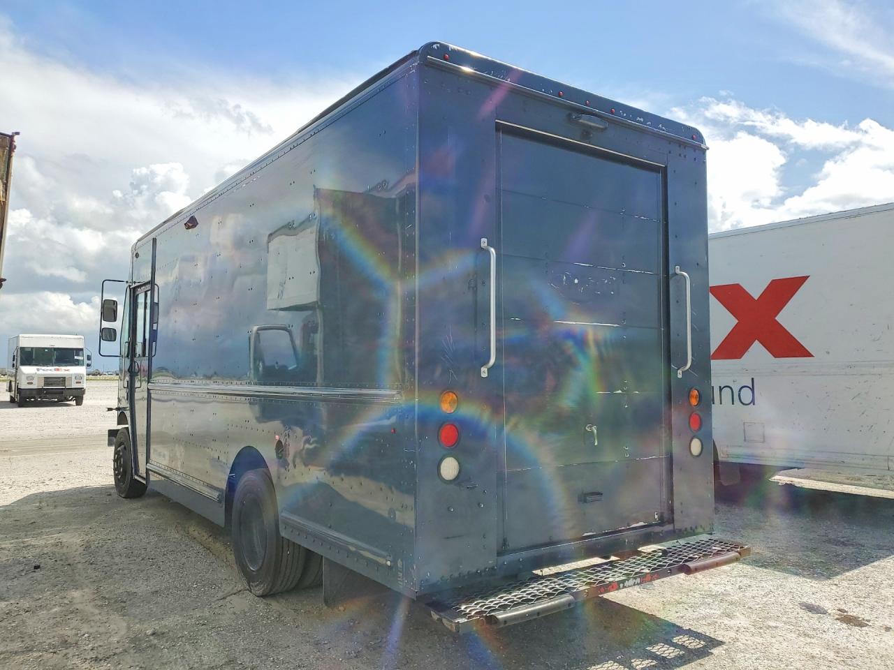 2020 FREIGHTLINER All other VIN 4UZAC2EA4LCMK0223 photo 2