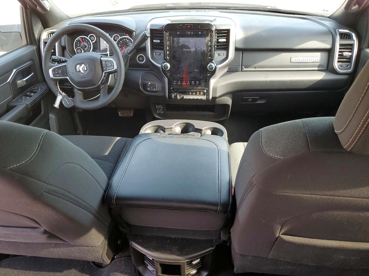 2026 Ram 2500 VIN 3C6UR5DJ9TG236922 photo 8