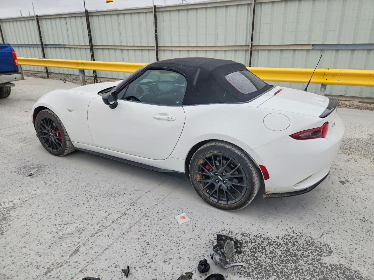 2016 Mazda Mx5 VIN JM1NDAC72G0119736 photo 2