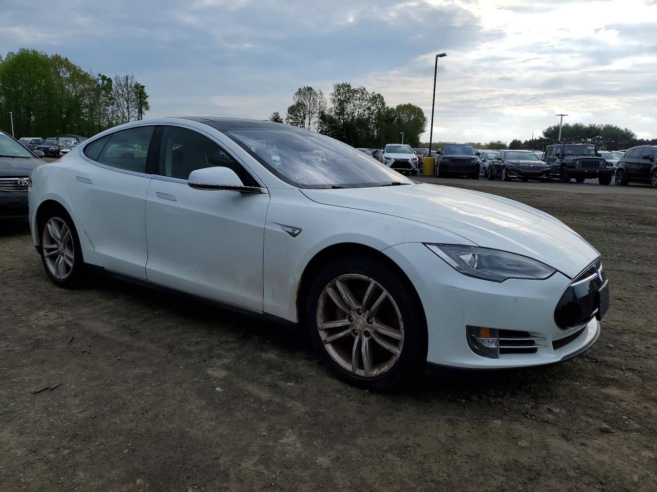 2014 Tesla Model s VIN 5YJSA1H15EFP36580 photo 4