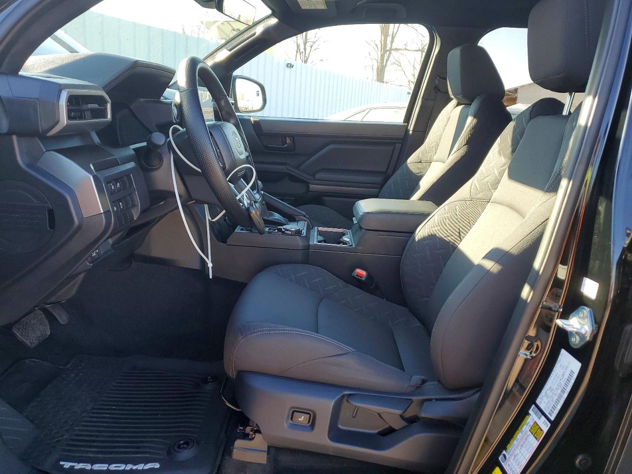 2026 Toyota Tacoma VIN 3TMLB5JNXTM210511 photo 7