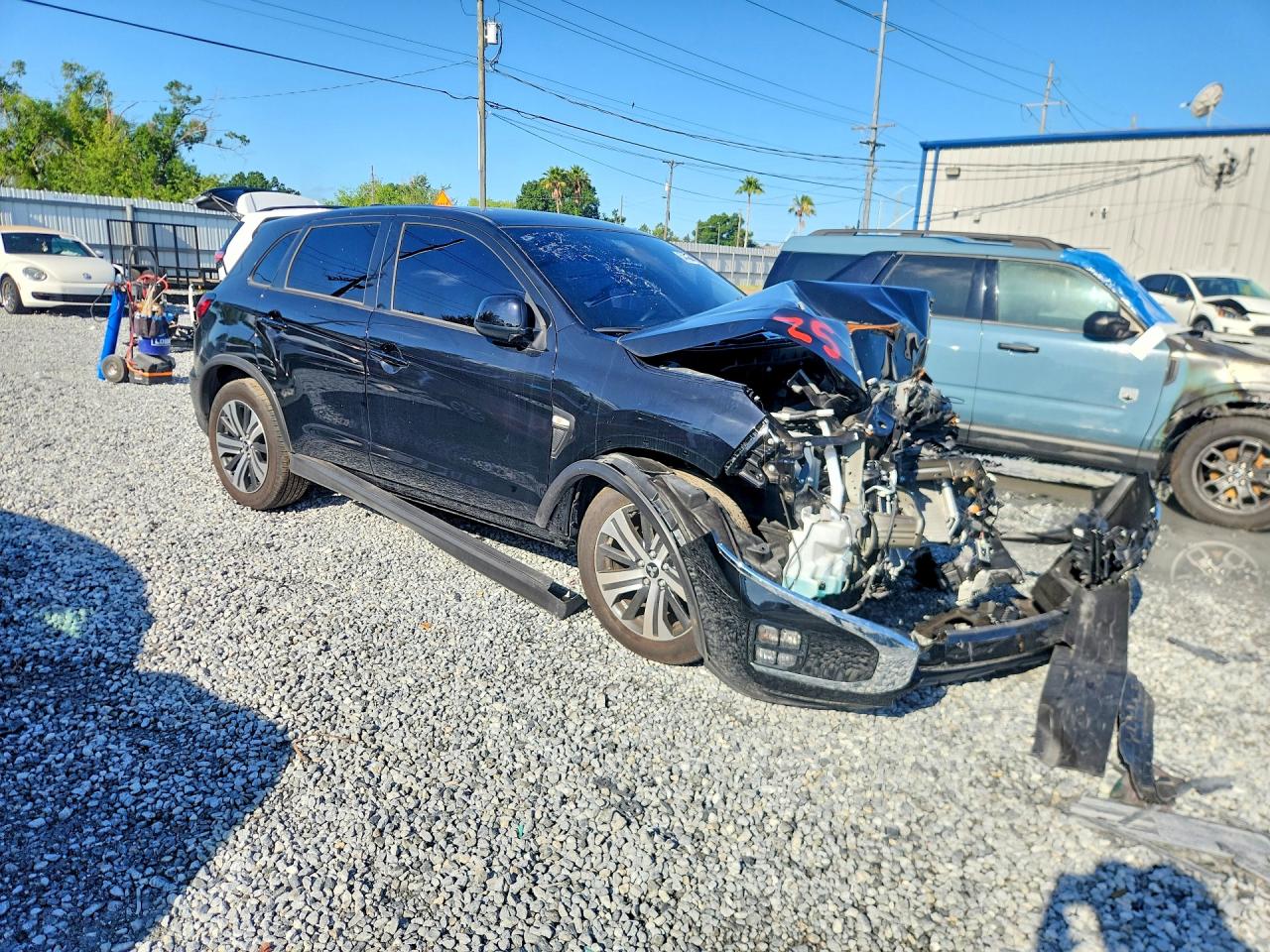 2025 Mitsubishi Outlander VIN JA4ARUAU4SU014864 photo 4