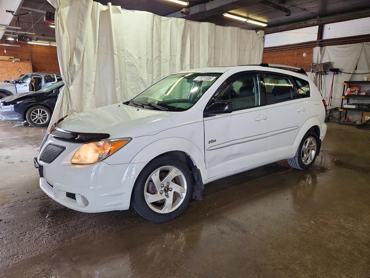 2005 Pontiac Vibe VIN 5Y2SM638X5Z471738 photo 1