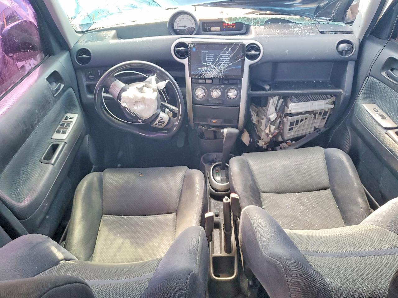 2006 Toyota Scion VIN JTLKT324864095401 photo 8