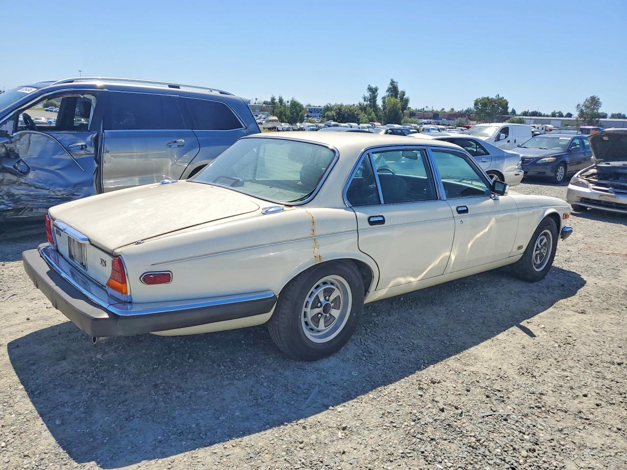 1987 JAGUAR Xj6 VIN SAJAV1345HC464973 photo 3