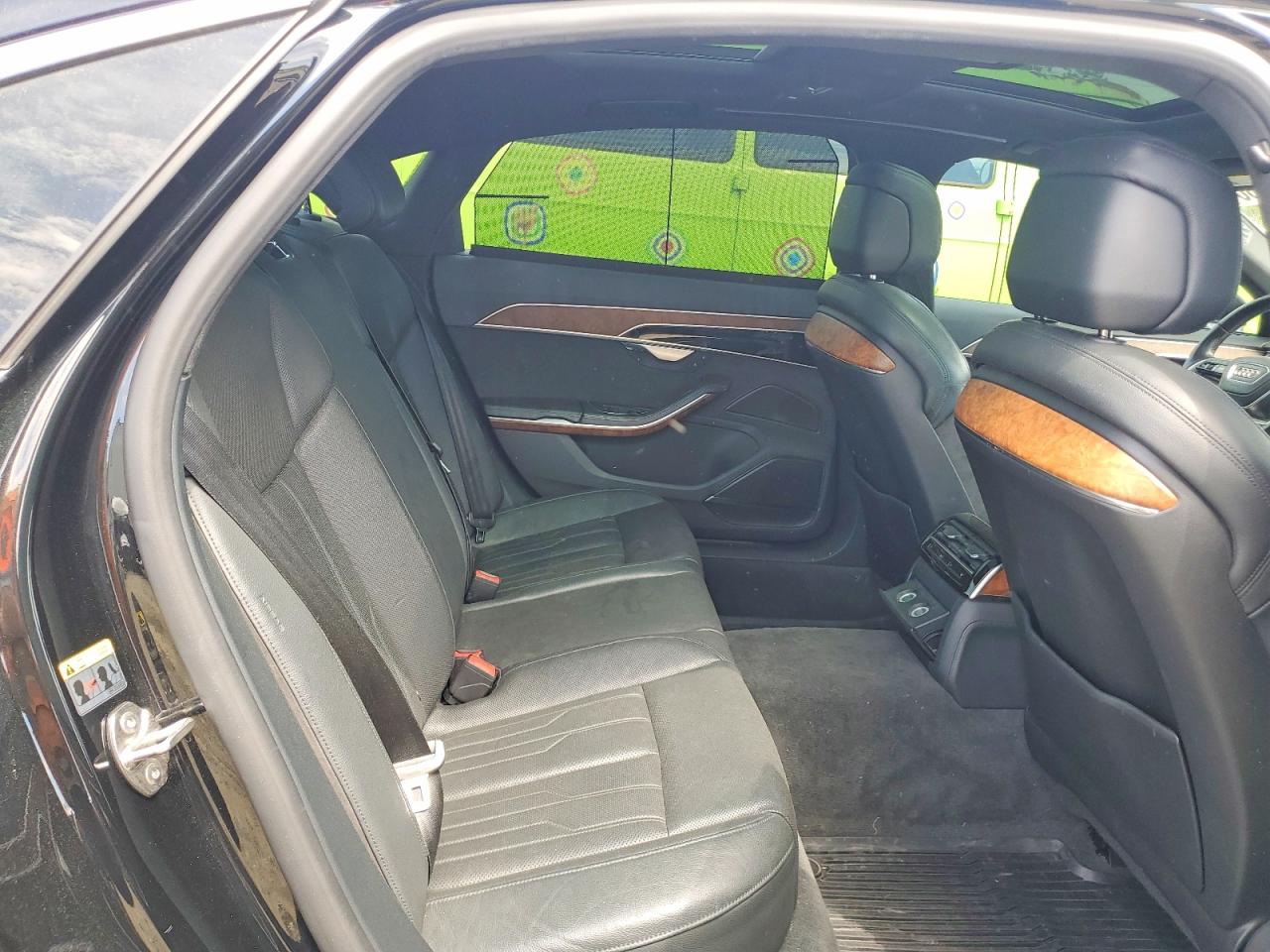 2019 Audi A8 VIN WAU8DAF84KN007062 photo 10