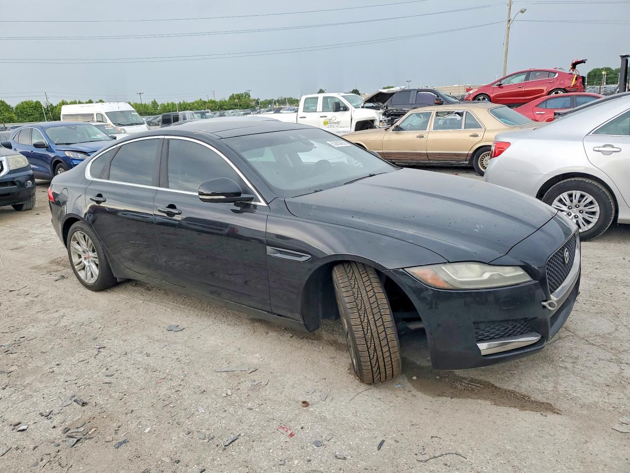 2017 Jaguar Xf VIN SAJBD4BV5HCY30076 photo 4