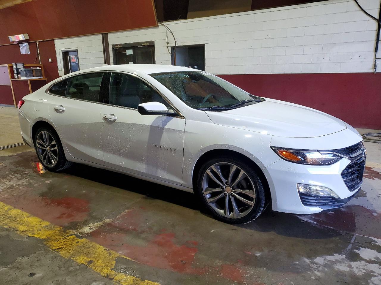 2022 Chevrolet Malibu VIN 1G1ZD5ST2NF180529 photo 4