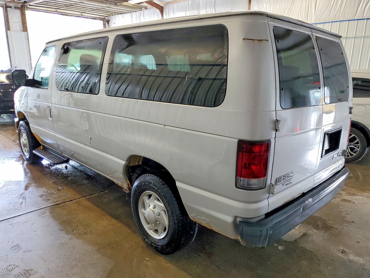 2011 Ford Econoline VIN 1FTCE2EL2BDA55381 photo 2