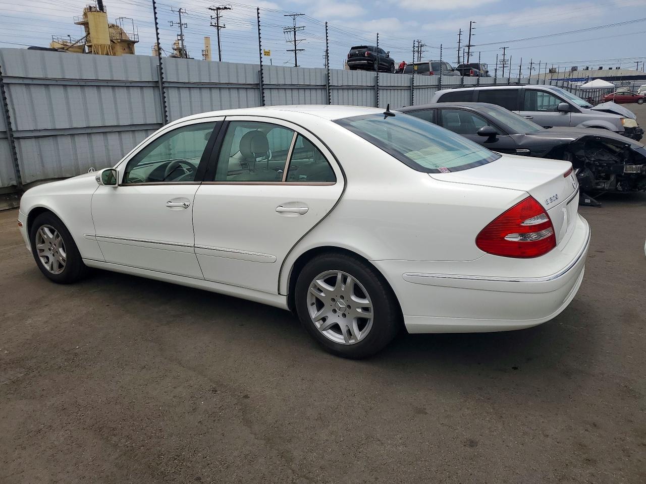 2005 MERCEDES-BENZ E-class VIN WDBUF65J95A678489 photo 2