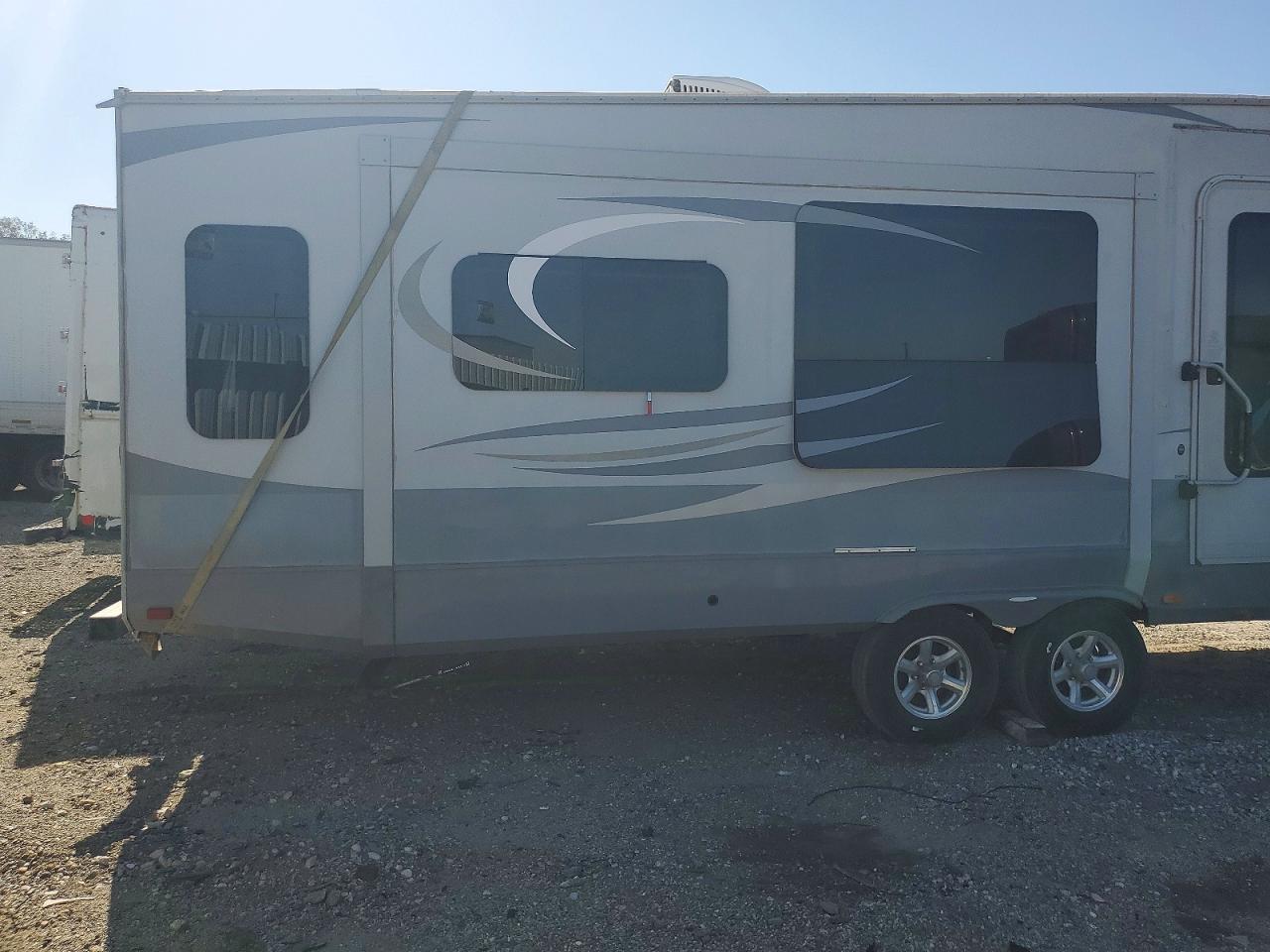 2016 HIGHLAND Recreation VIN 58TFX3523G2024465 photo 4