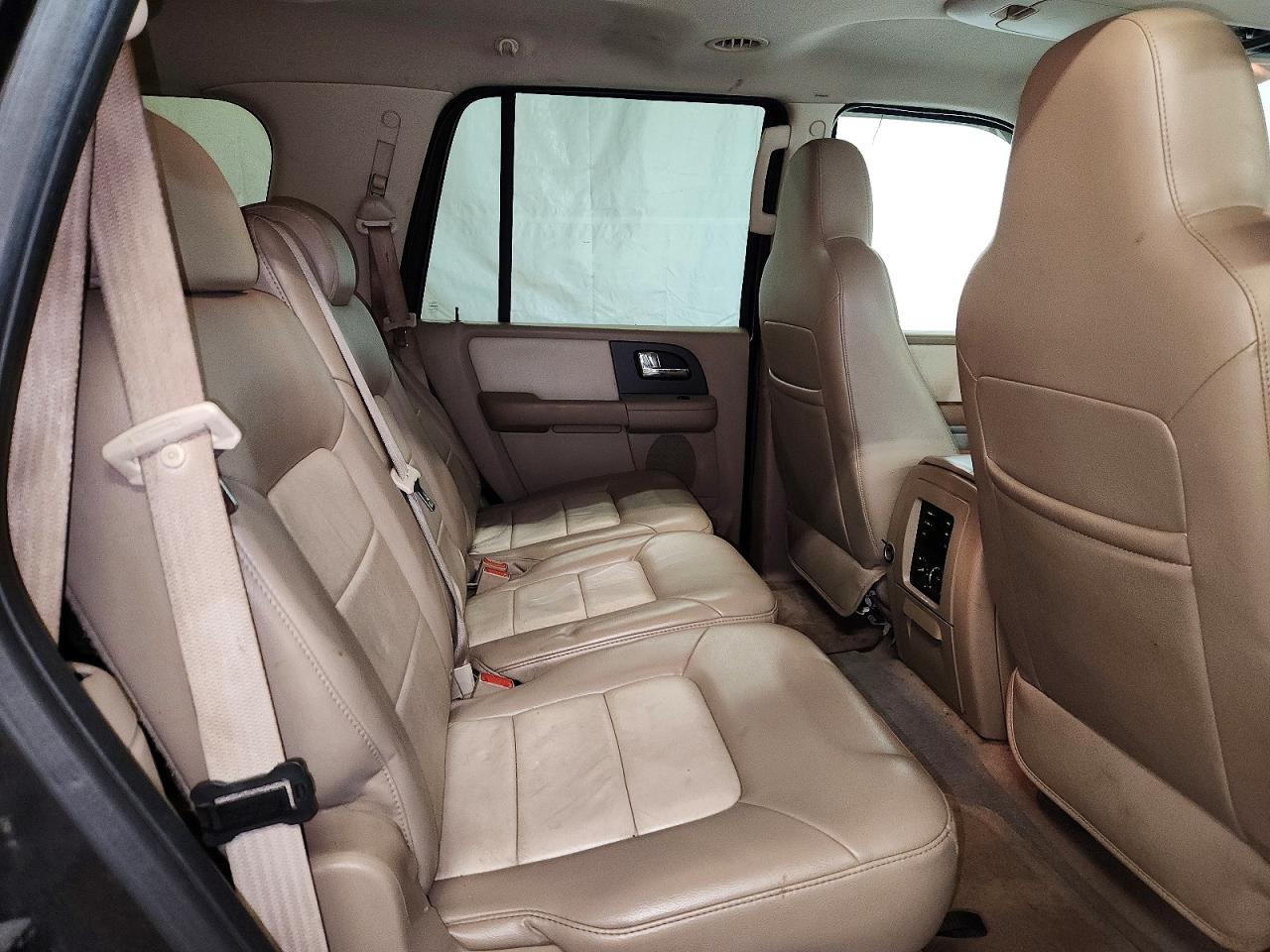 2006 Ford Expedition VIN 1FMFU18506LA76552 photo 11