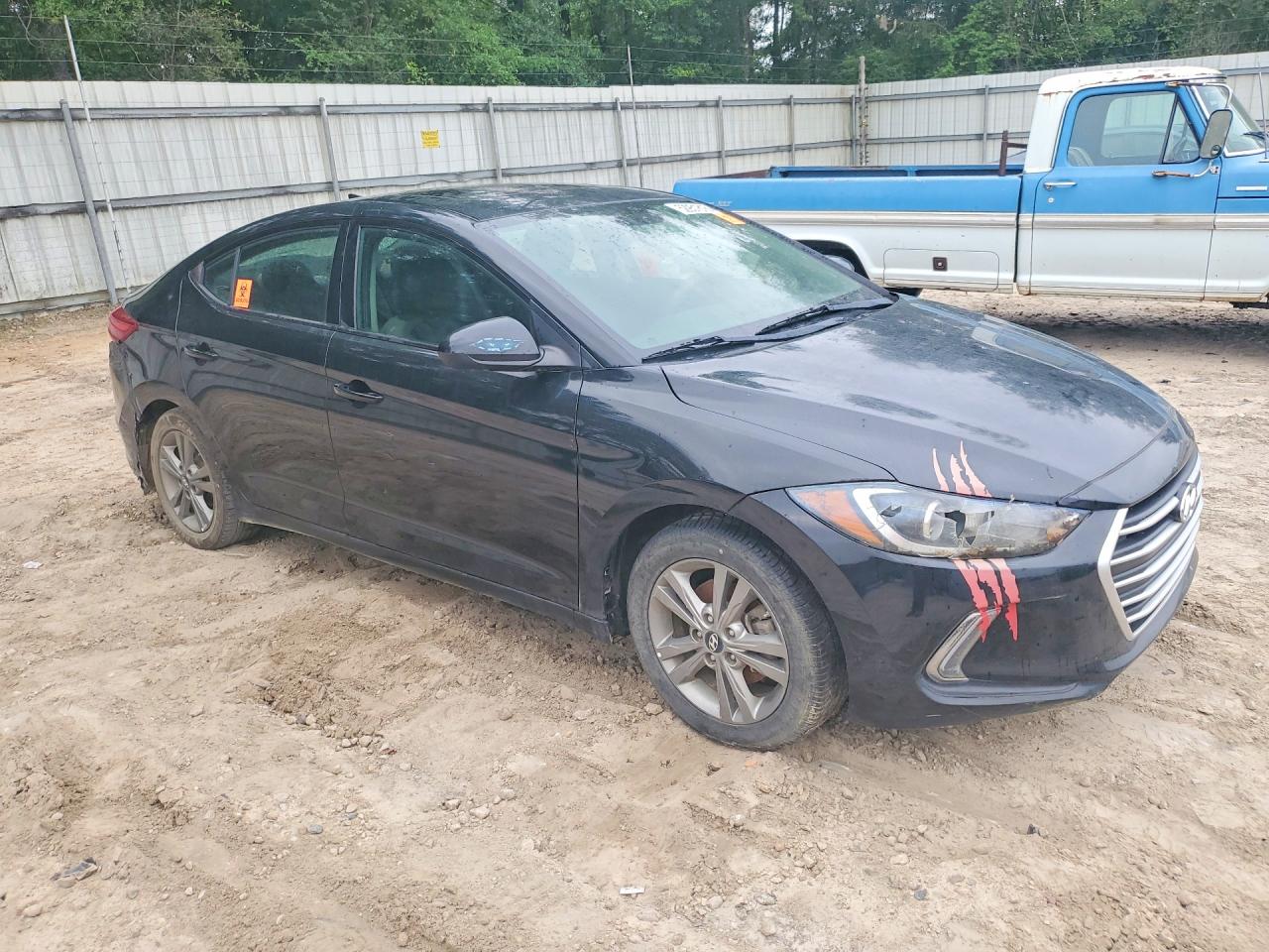 2017 Hyundai Elantra VIN 5NPD84LF4HH165274 photo 4